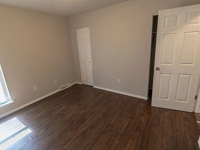 1011 W Ash St — Photo 16