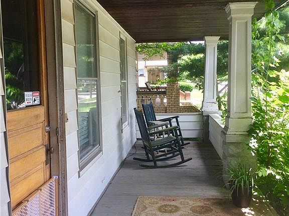 3rd image of 4104 Schiller Ave