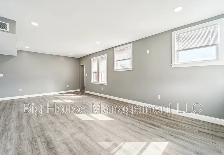 4806 Liberty Heights Ave #4 — Photo 5