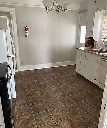 4th image of 206 W 7th St #2