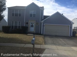 66 McKinley Ln, Streamwood, IL