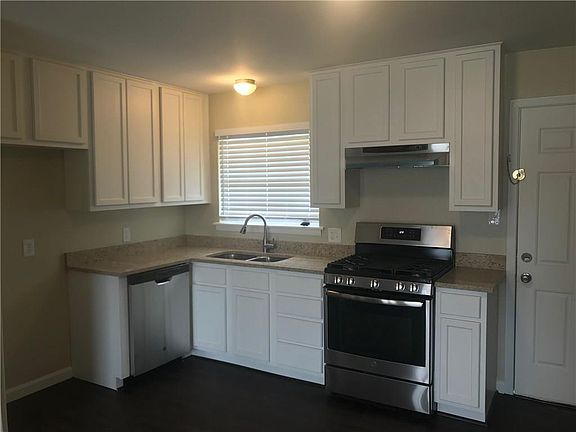 5th image of 4221 Hyde Park Dr