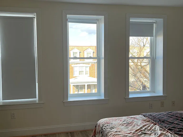 Level 3
Bedroom 2 Bay Windows