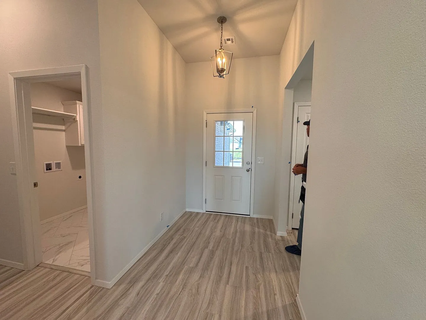 Brand New 4 bedroom in Bixby — Photo 3