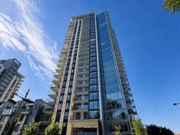 1401 Hunter St #1803, North Vancouver, BC V7J 1H3
