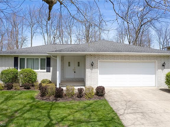 3rd image of 32175 Tracy Ln