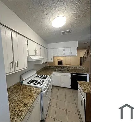 437 Saint Ives Sq — Photo 3