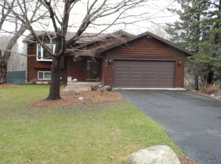 513 Bear Ave S, Vadnais Heights, MN 55127