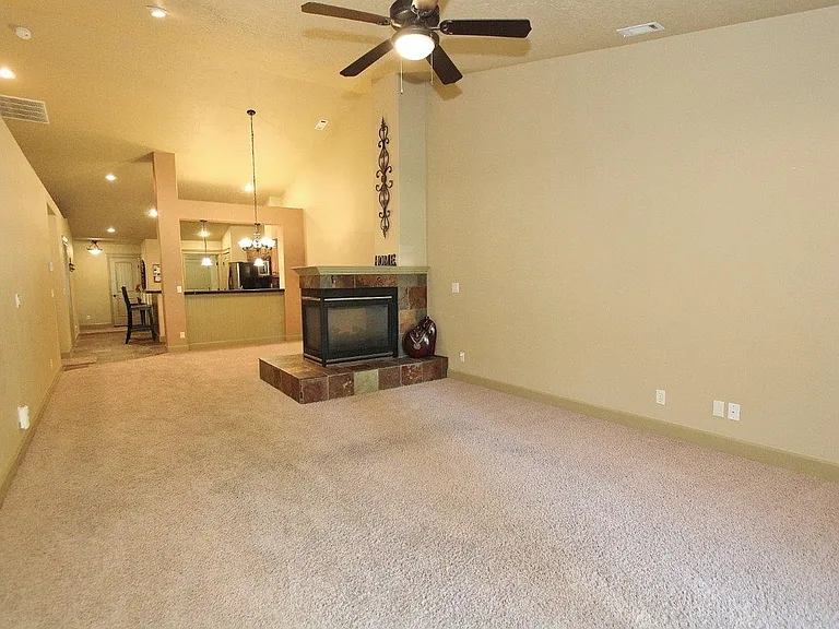 2586 S Gatewood Ln — Photo 6