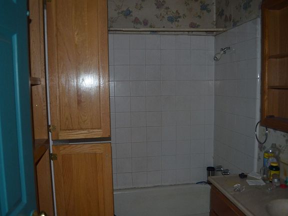 4th image of 3840 Ivy St