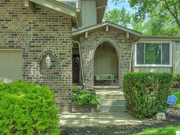 3rd image of 421 S 154th St