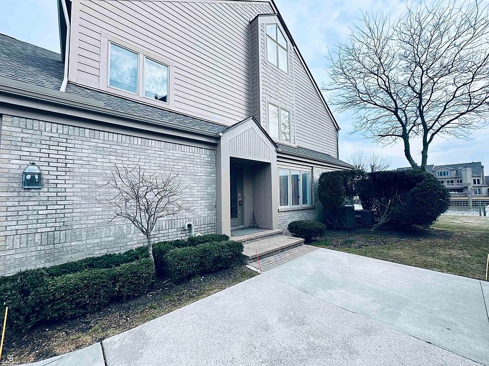 1st image of 26301 Harbour Pointe Dr N