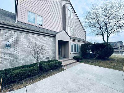 26301 Harbour Pointe Dr N, Harrison Township, MI, 48045