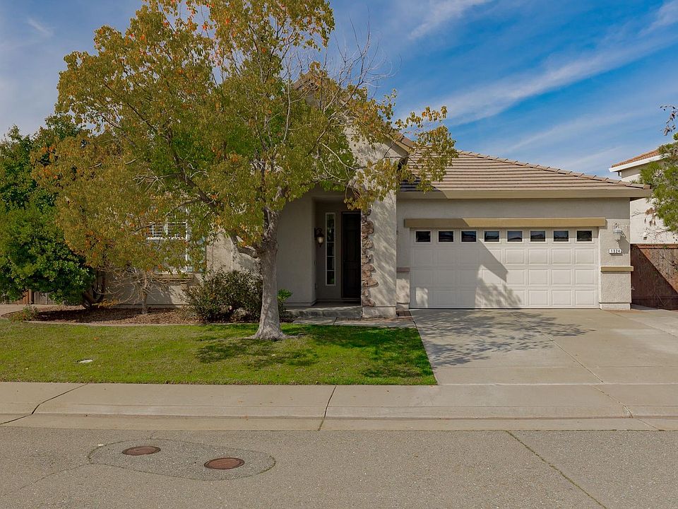 1st image of 1324 Standish Cir