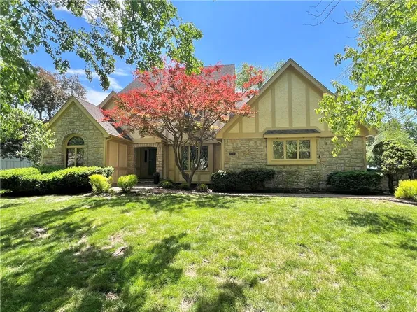 3405 W 121st St, Leawood, KS 66209