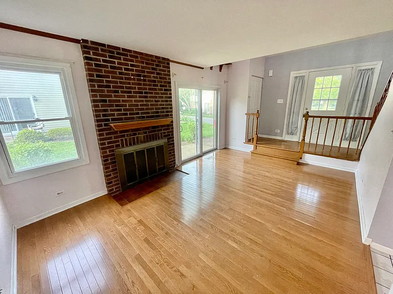 2760 College Hill Cir — Photo 4