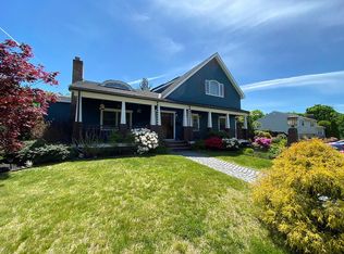19 Swallow Dr, Newton, MA 02462
