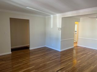 4212 203rd St, Flushing, NY 11361