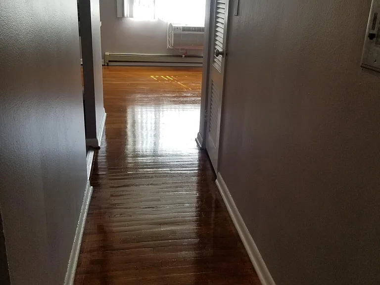 4660 Dobson St — Photo 6