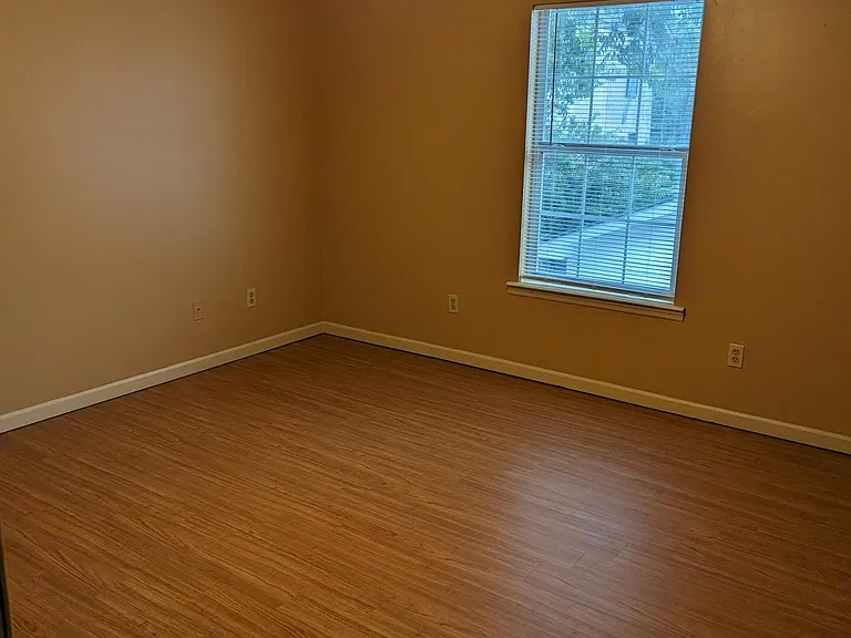 168 Riverview Dr #1 — Photo 18