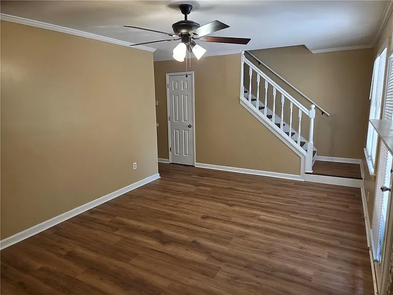 5595 Wells Cir — Photo 6