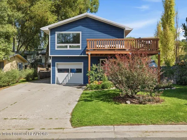 220 Crabtree Ln, Jackson, WY 83001
