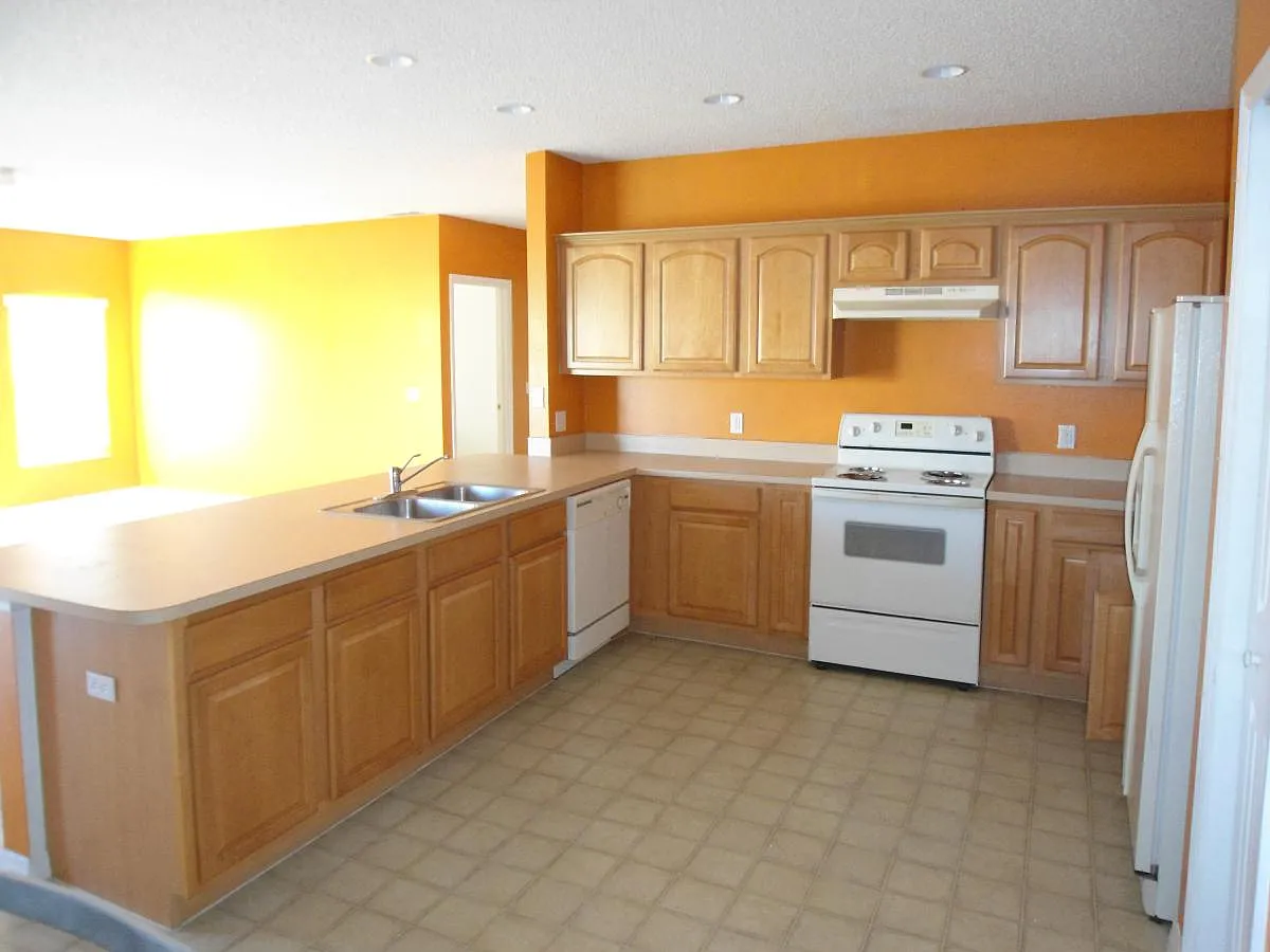 221 Amesbury Lane — Photo 4
