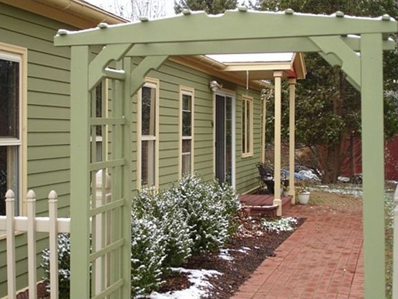 Studio apartment is privately situated from house.