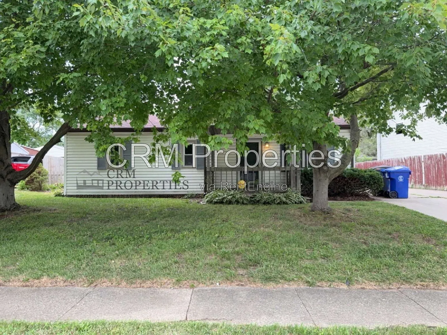 3 bed, 1.0 bath, 864 sqft, $1,200 — Photo 4