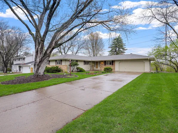 11409 Galtier Dr, Burnsville, MN 55337