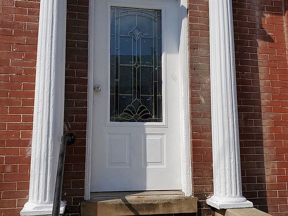 2nd image of 640-642 Oak St #619-3FR