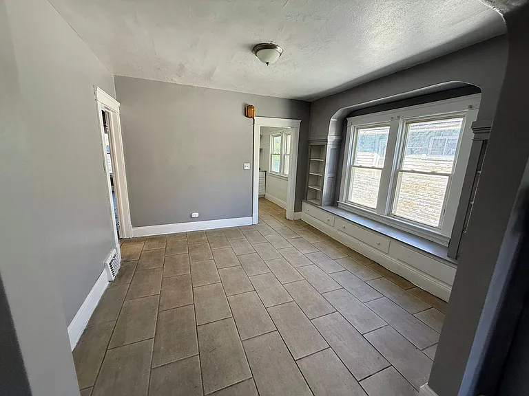 12521-12523 Locke Ave — Photo 8