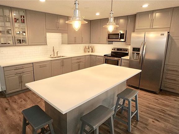 3rd image of 2702 Jeffrey Dr
