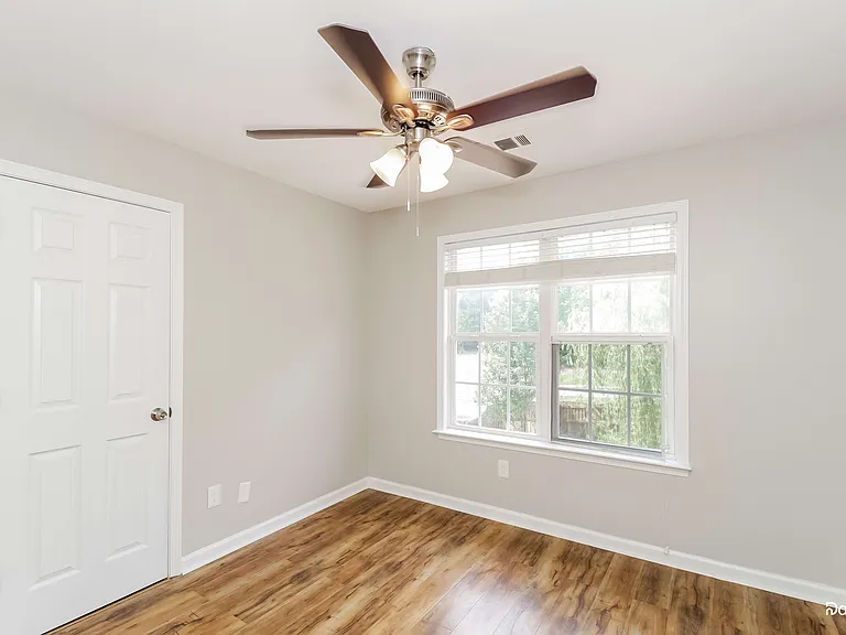 107 Fate Ct — Photo 12