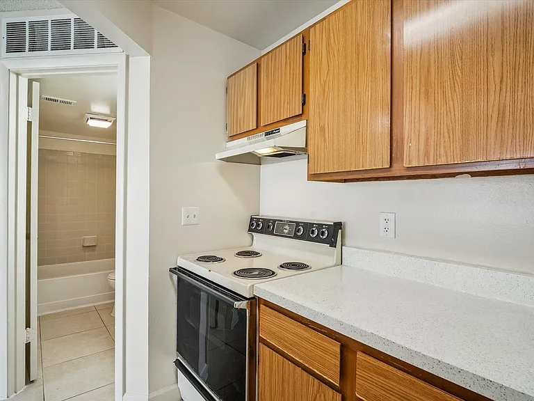 Latigo 27 — Photo 81
