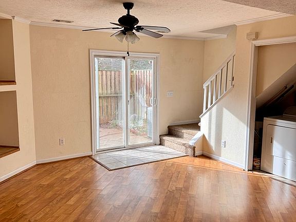 3rd image of 1476 Tenbury Dr