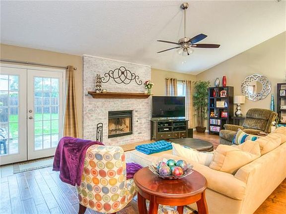 2nd image of 1521 Vera Cruz Dr