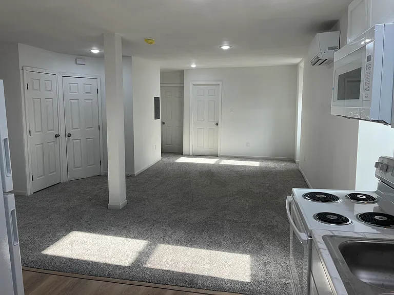 7 E Church St #4 — Photo 6