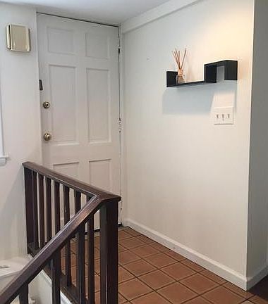 3. inside Entrance
