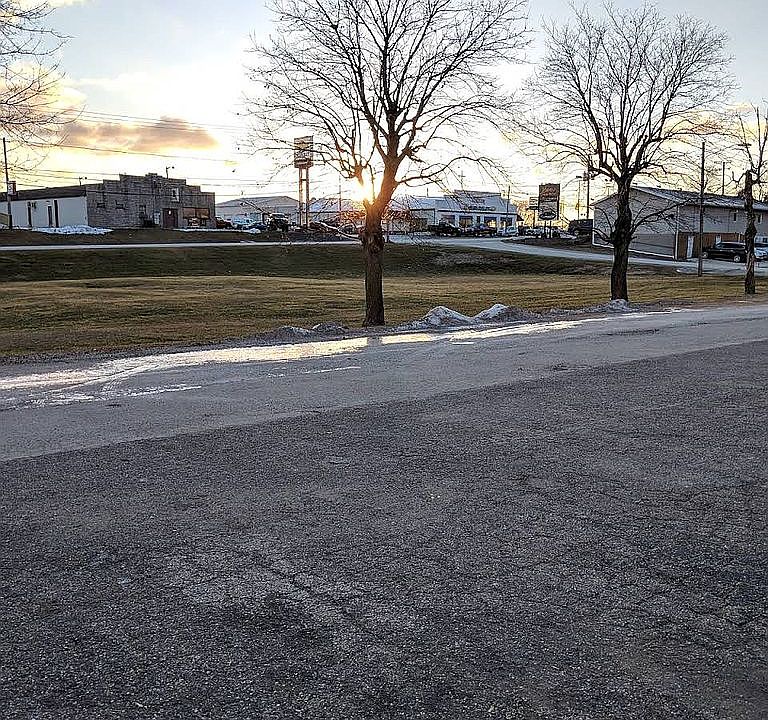 2nd image of 630 E Lincolnway Ct