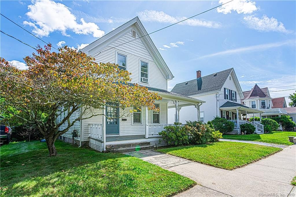 44 Moss St, Pawcatuck, CT 06379 Zillow