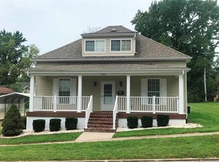 601 N 4th St, Elsberry, MO 63343