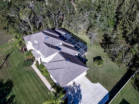 3rd image of 11918 Sugarberry Dr