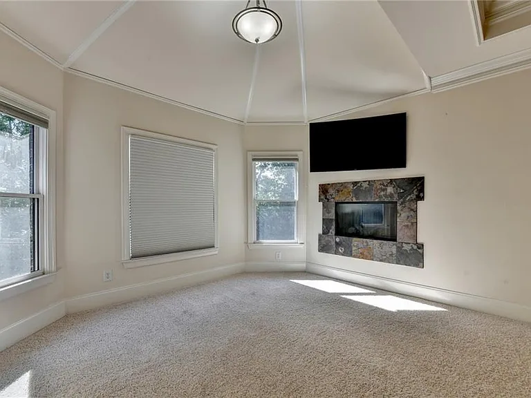 11037 Estates Cir — Photo 14
