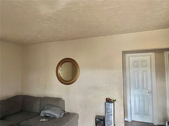 5th image of 105 Culpepper Ave
