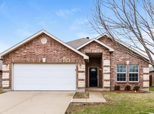 817 Cathy Dr, Burleson, TX 76028