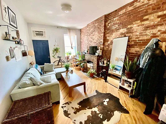 Rented by Realty Nerd | media 1