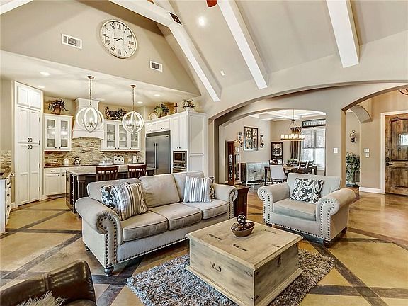 5th image of 935 Heritage Creek Dr
