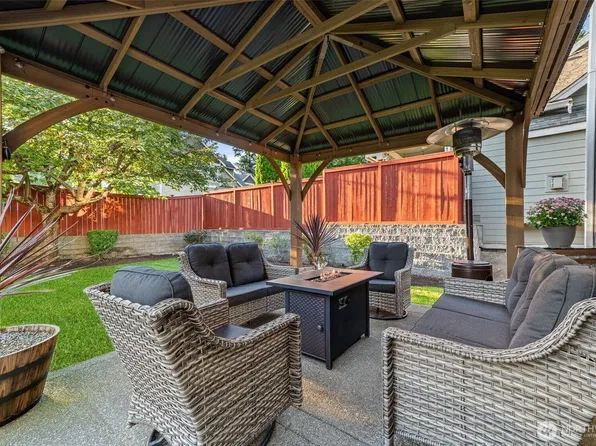 32113 Sunny Lane, Black Diamond, WA 98010