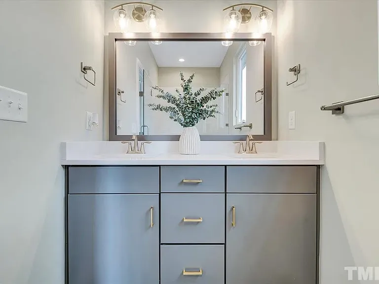 412 Commonwealth St — Photo 10